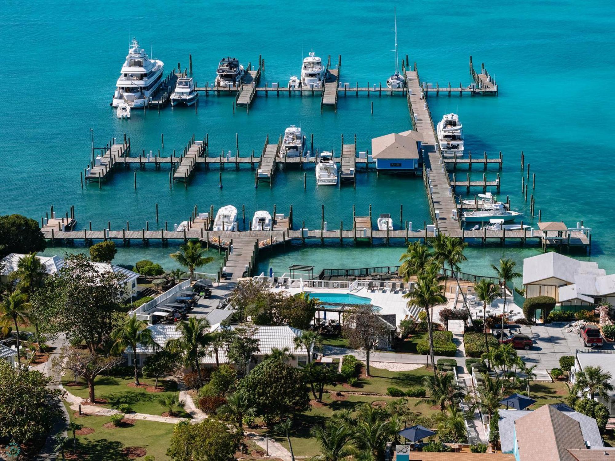 Romora Bay Resort & Marina Dunmore Town Exterior foto